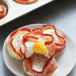 Яичные корзиночки с беконом - Вкусные простые рецепты с фото пошагово на каждый день! IdealRecept.com