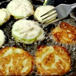 Кабачки в сырном кляре