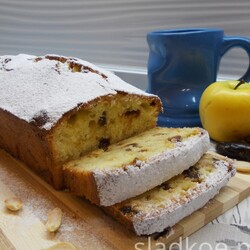 Кекс с арахисом, яблоком и финиками