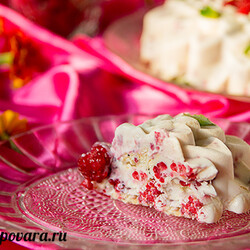 Семифредо с малиной, фисташками и маршмеллоу | Простые кулинарные рецепты с фотографиями