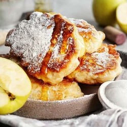 Яблочные оладьи на кефире