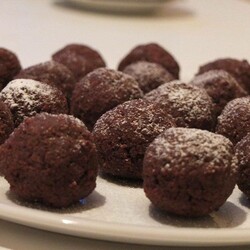 Пирожное картошка из печенья с молоком