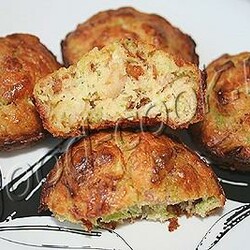 Кабачковые кексы с луком и беконом, рецепт приготовления