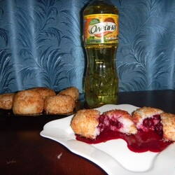 Рисовые котлеты с вишней