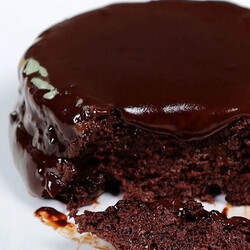 Не десерт, а шедевр – шоколадные тортики без муки и сахара (ВИДЕО)-Одна Минута