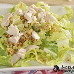 Салат из пекинской капусты с копченой колбасой