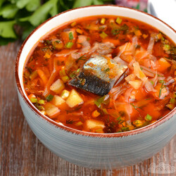 Быстрые щи с рыбными консервами - Совет да Еда