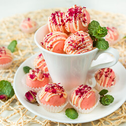 Розовые трюфели из белого шоколада на Вкусном Блоге