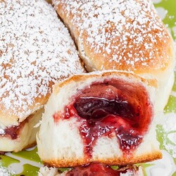 Пирожки с вареньем