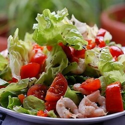 Салаты с креветками на праздничный стол: 10 лучших рецептов с фото