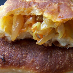 Тоненькое тесто, много-много начинки: изумительные жареные пирожки с капустой по одесскому рецепту