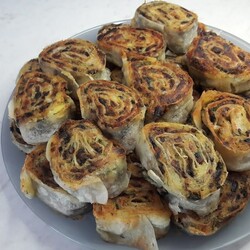 Рулеты из лаваша с картофелем и грибами