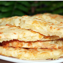 Сырные лепешки