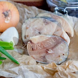 Ароматная скумбрия, соленая в чайной заварке