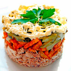 Салаты с говяжьей печенью и солеными огурцами – зимнее удовольствие