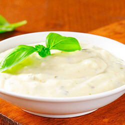 Соус для салата Цезарь - рецепт приготовления в домашних условиях