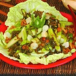 Салат из овощей с грибами и морской капустой