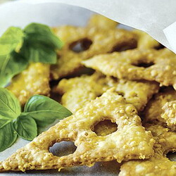 Домашние крекеры - 8 рецептов, сладкие, соленые, с фото пошагово