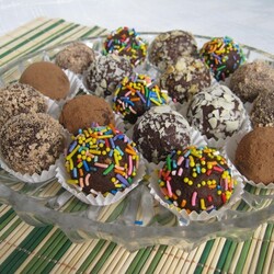 Постное пирожное "картошка" с финиками