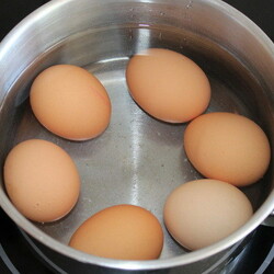 Яичный салат с репчатым луком