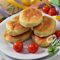 Жареные пирожки с картошкой и грибами