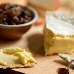 Сыр Камамбер: информация о продукте и кулинарные рецепты