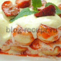 Нежный тирамису с клубникой - рецепт с фото