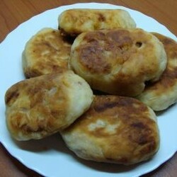 Сырные лепешки с начинкой за 45 минут - рецепт несладкой выпечки от Простоквашино