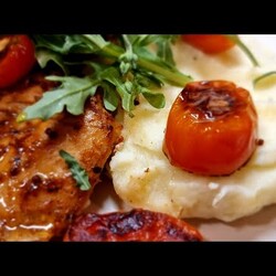 СЕКРЕТНАЯ ЗАПРАВКА ДЛЯ КАРТОФЕЛЬНОГО ПЮРЕ | ОБАЛДЕННЫЕ КУРИНЫЕ БЕДРЫШКИ #куриныебедрышки #пюрешка