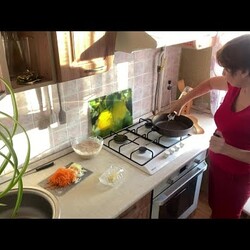 . Жареная капуста в молоке, румяная куриная грудка. быстрая марин капута