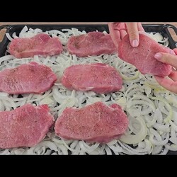 мясо с грибами луком в духовке