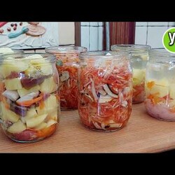 тушен капуста  картофель с мясом суп в банке вместо горшочков