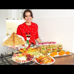 Мясо "Гармошка" с сыром, помидорами и грибами салат  Пирог Елочка