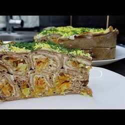 Закуска на Новый год! Подаю ПРИВЫЧНЫЕ продукты по новому! Рецепт вкусного Печеночного торта.