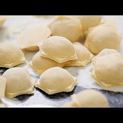 ИДЕАЛЬНОЕ тесто на пельмени 3 к 1! Не рвется и не разваривается! Рецепт без весов, легко запомнить!