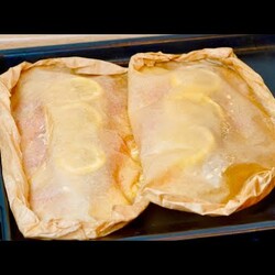 Просто заворачиваю все в пергамент и кладу в духовку! Вкуснота невероятная!