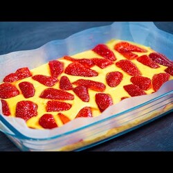 пирог с клубникой или любой другой ягодой