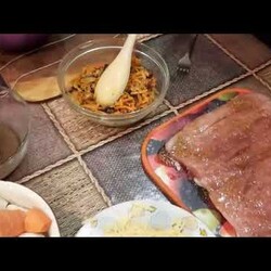 Мясной рецепт. рулет грибы  мясо и картошка с овощами на противне