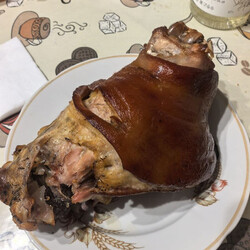 Рулька, много лишнего