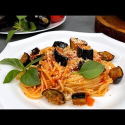 "Объедение,как вкусно", слышу от всех,кто пробует мою "элементарную" пасту с баклажанами! Вкусно!