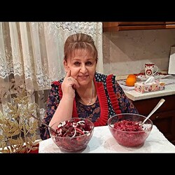 Салат за 5 минут из банальной свеклы! Это просто. Очень вкусно.
