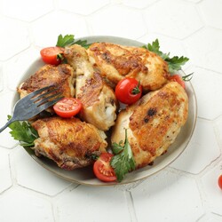 Как правильно жарить курицу на сковороде с корочкой | Меню недели