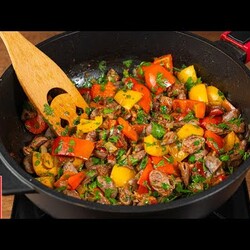 Невероятный рецепт на сковороде, который исчезнет через 1 минуту! Куриные сердечки с овощами