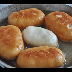 ПИРОЖКИ. ДРОЖЖЕВОЕ ТЕСТО ЗА 10 МИНУТ НА КИПЯТКЕ. СУПЕР ТЕСТО! БЕЗ ЗАМОРОЧЕК И ТРАТЫ ВРЕМЕНИ.