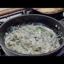 Мы готовы есть эту "подливу" всю осень! На завтрак, на ужин и на обед - это вкусно с любым гарниром!