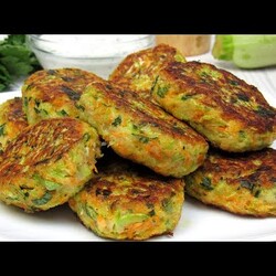 ТРИ рецепта как приготовить КАБАЧКИ вкусно и просто! Котлеты из кабачков, запеканка, кабачковый торт