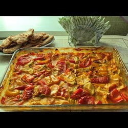 Розовые облака. Овощное рагу в духовке и нежнейшая куриная грудка, тает во рту.