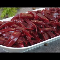 Съедается за минуту! Необыкновенно простой и очень вкусный салат из обычной свеклы