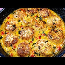 тефтели начиненные сырком или сыром тушеные в подливе соусе сметанном