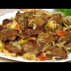 Самая вкусная и нежная куриная печень! Любимый рецепт моего мужа! Куриная печень с яблоками и луком.